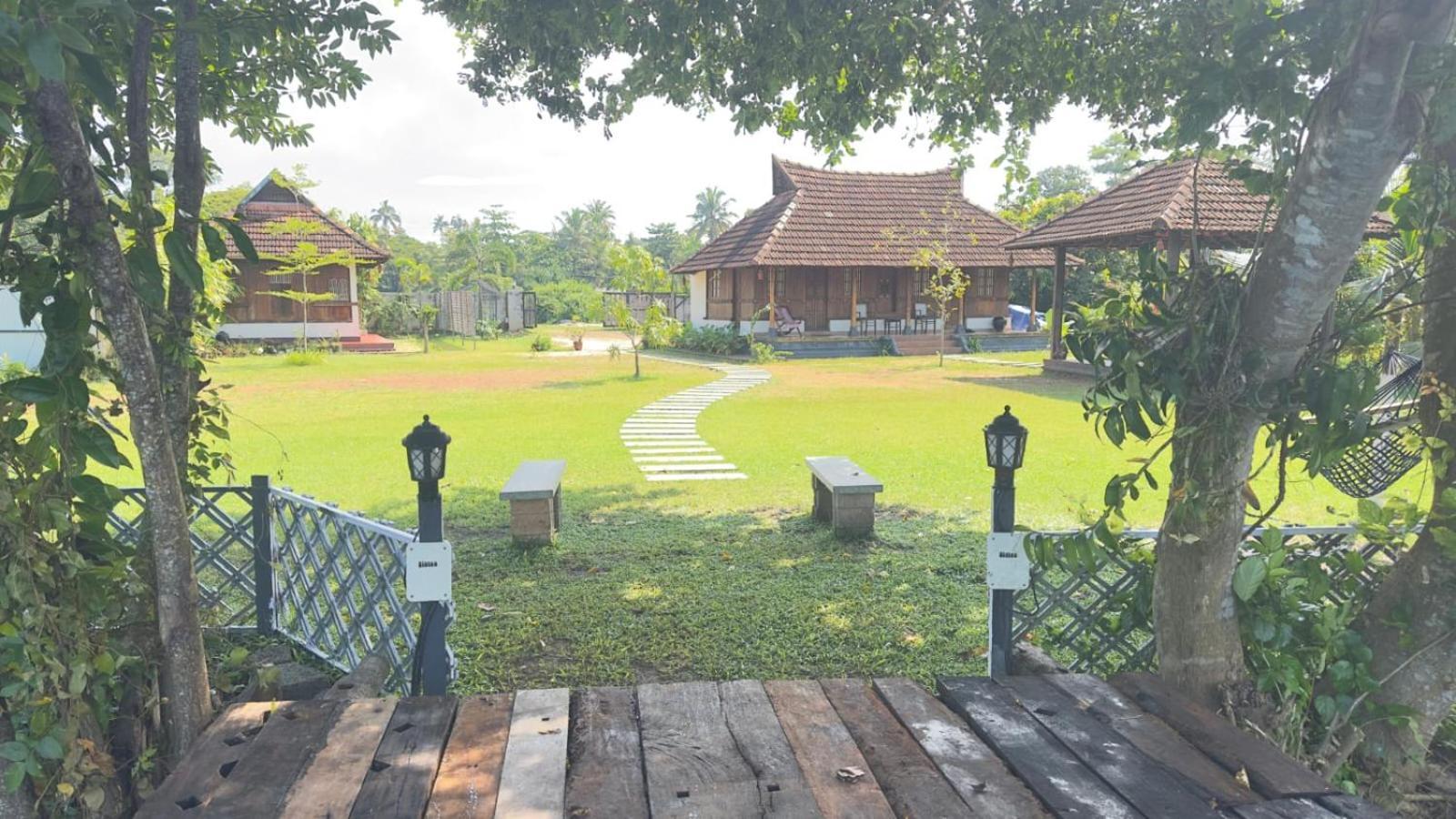Gypsea Marari Bed & Breakfast Alappuzha ภายนอก รูปภาพ